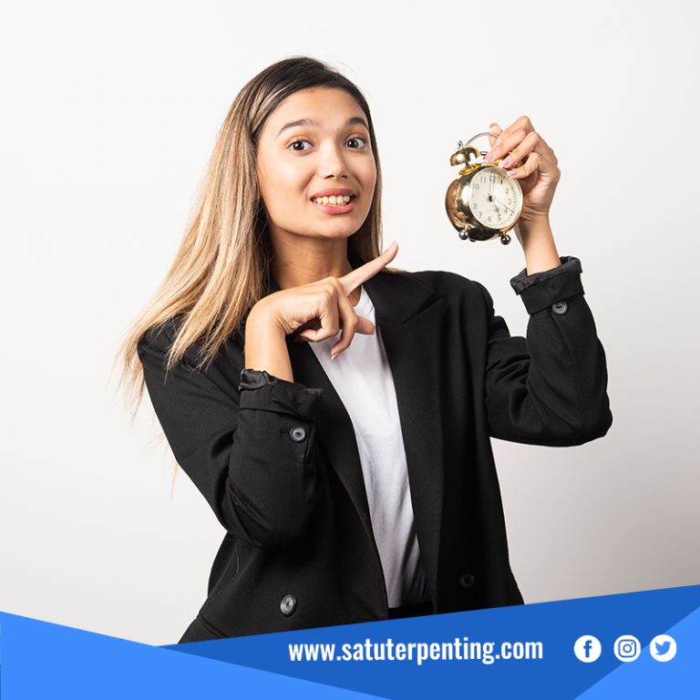 Membayar Premi Asuransi