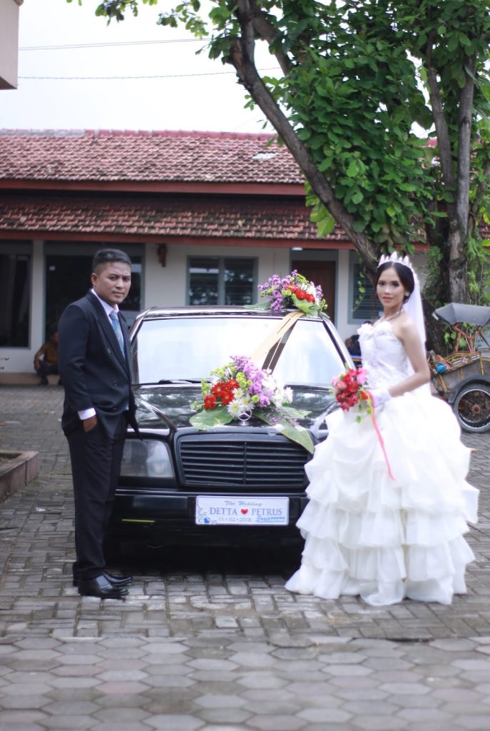 Dekorasi Mobil Pengantin