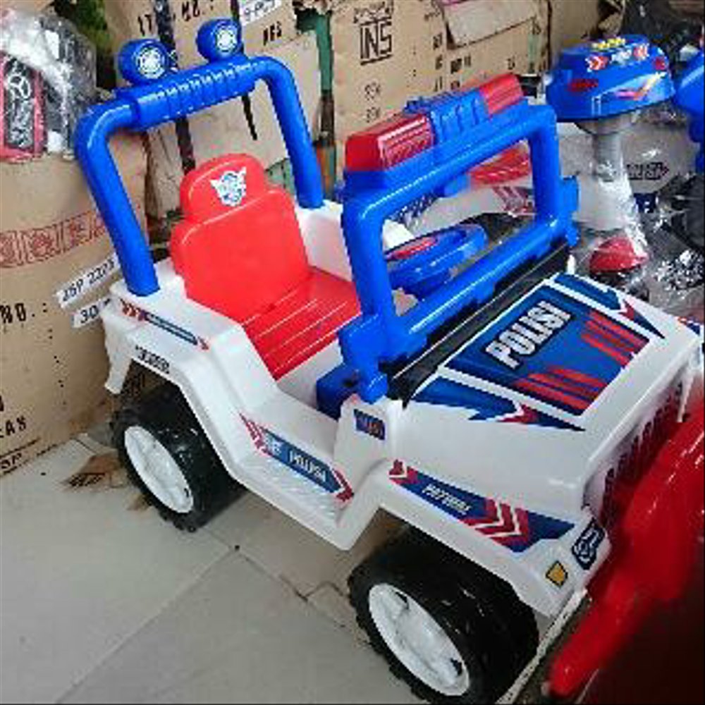 Mobil Polisi Mainan