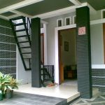Desain Tangga Depan Rumah
