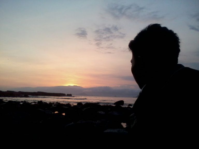 Obyek Wisata Alam Pantai Nanggelan