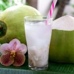 Minum Obat Dengan Air Kelapa