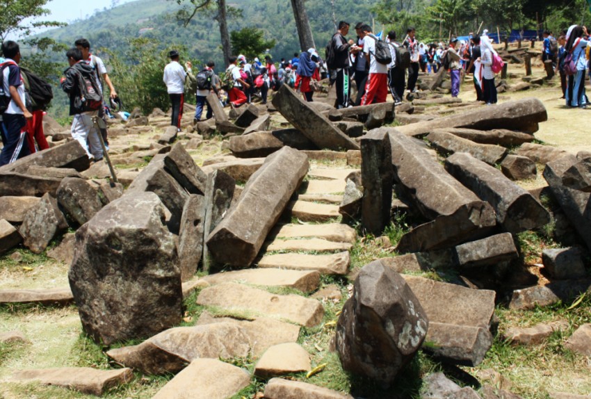 Wisata Gunung Padang